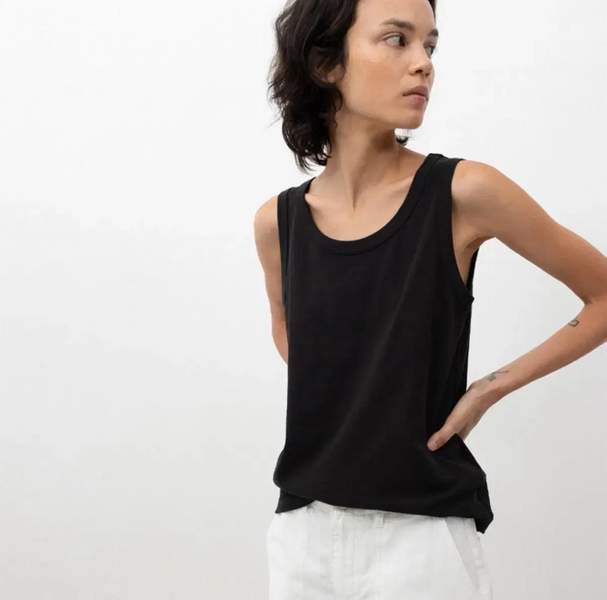 Low - Sleeveless Black FREE