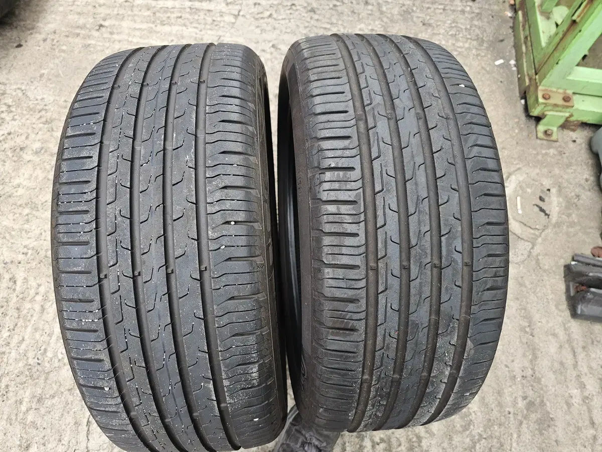 225/45R18   벤츠  순정타이어 2개 판매