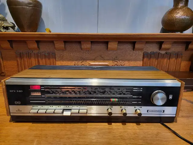 빈티지 Grundig RTV340 튜너 입니다.