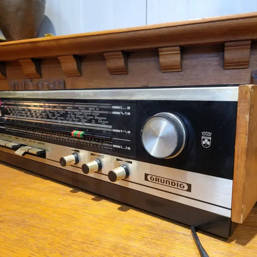 빈티지 Grundig RTV340 튜너 입니다.