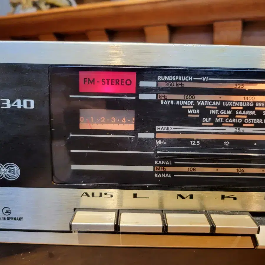 빈티지 Grundig RTV340 튜너 입니다.