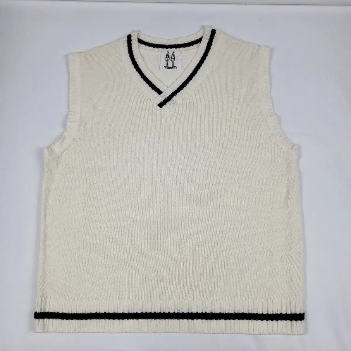 MenswearMen's Knit Vest (Ivory)