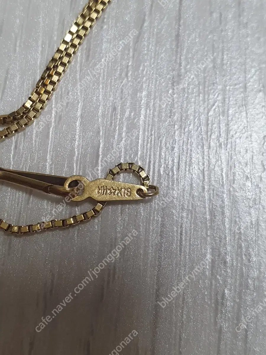 18K necklace..2.3 dollars..size available for men too