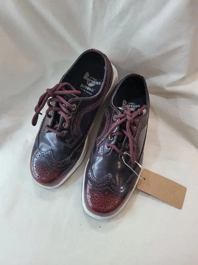 닥터마틴 Dr.Martens 여성 가죽 운동화 225