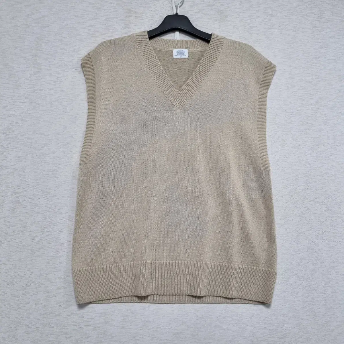 Lettercom V-neck Knit Vest Men's 100-105-0813