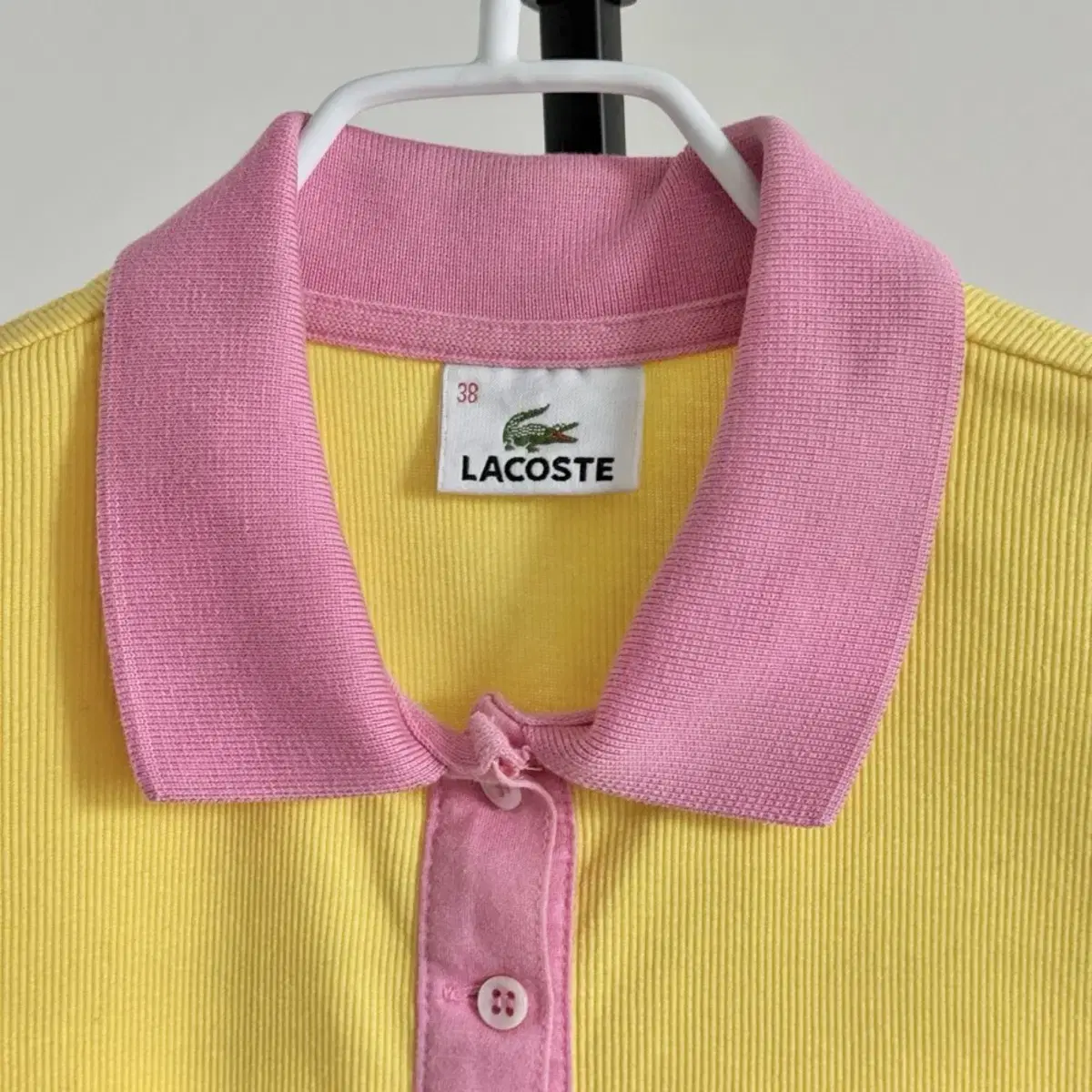 [LACOSTE] 라코스테 빈티지 카라 반팔 티셔츠 _ 옐로우