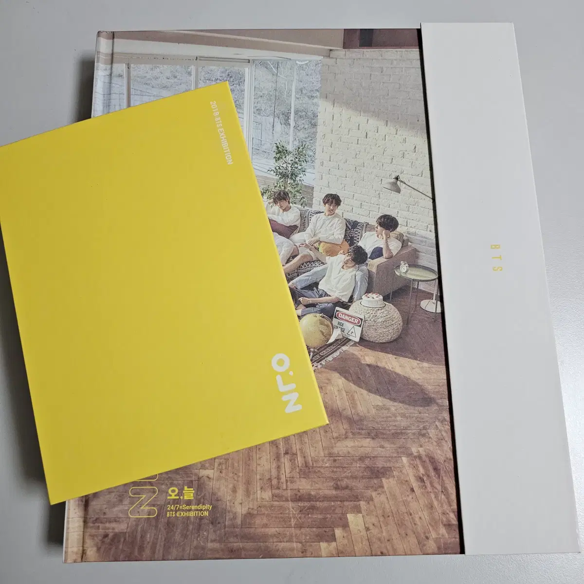 (Price reduced) bangtan BTS postcard book for today's exhibition bulk for sale