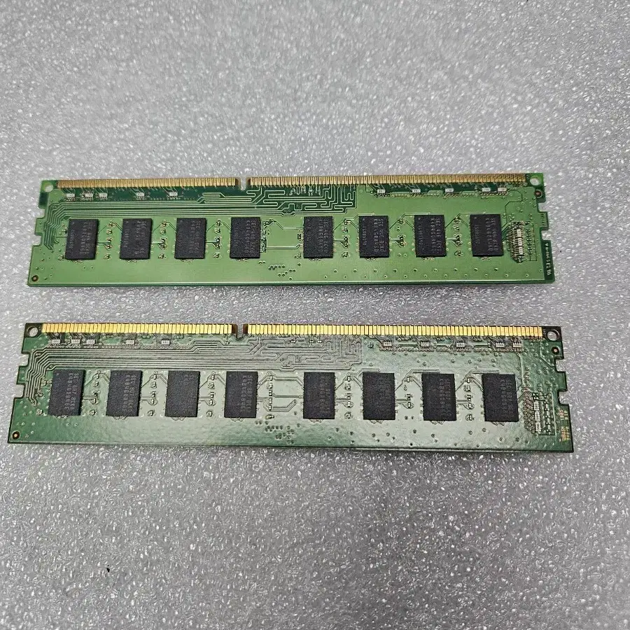 삼성 램 DDR3 8기가 2개 입니다