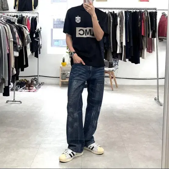 DKNY 스크래치 데님 팬츠