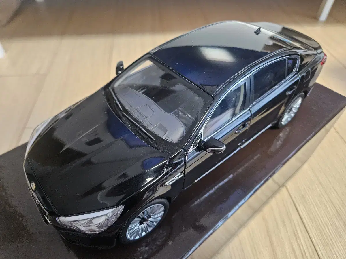 1:18 We sell 2 types of domestic die-cast in bulk