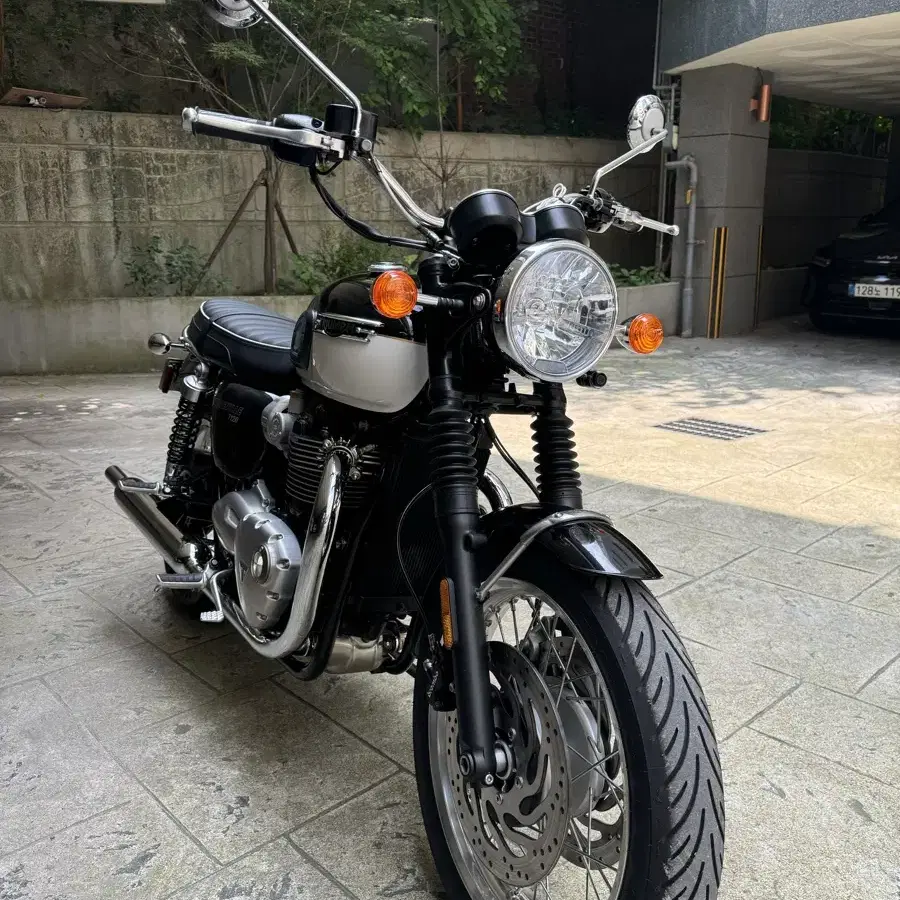 트라이엄프 t120