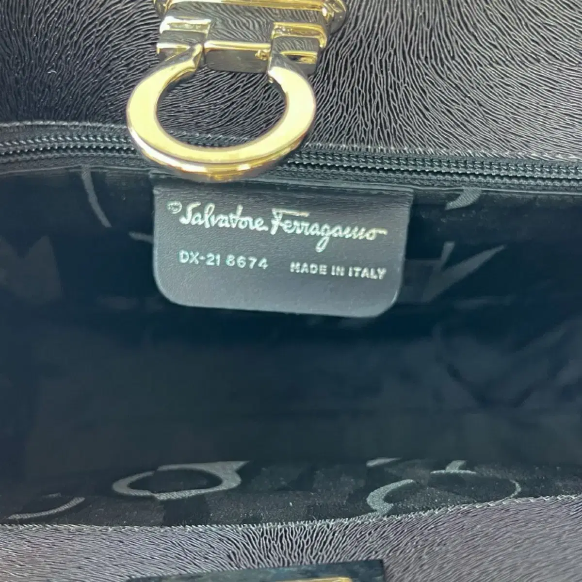 ferragamo / 페라가모 간치니 은장 핸드백