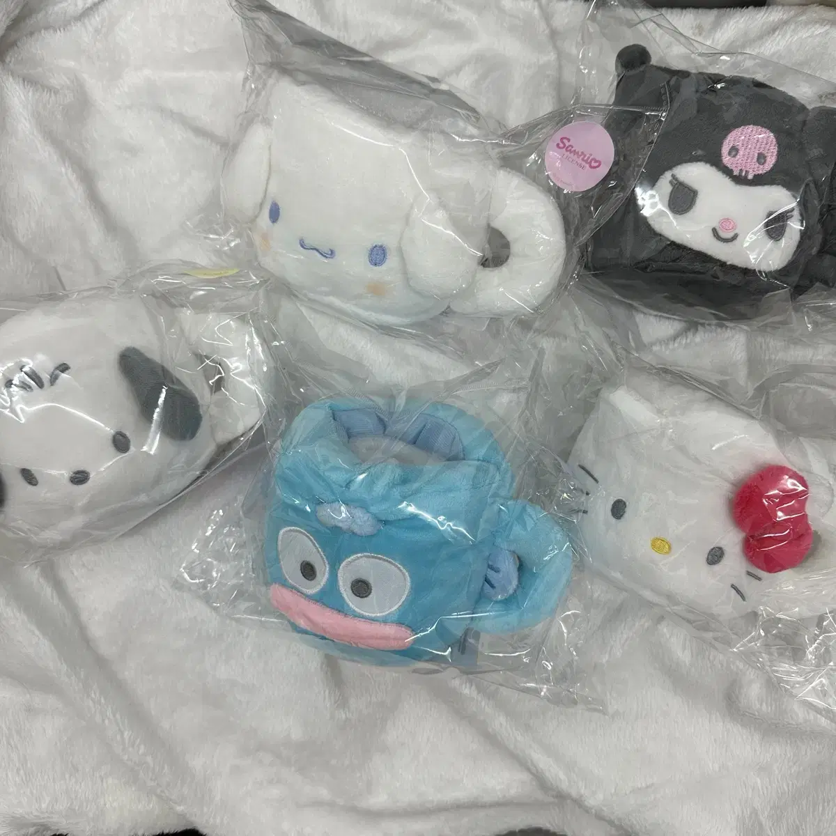 Sanrio Plush Mug Han Gyo-dong Kuromi Kitty My Melody Cinnamon Roll Pochaco