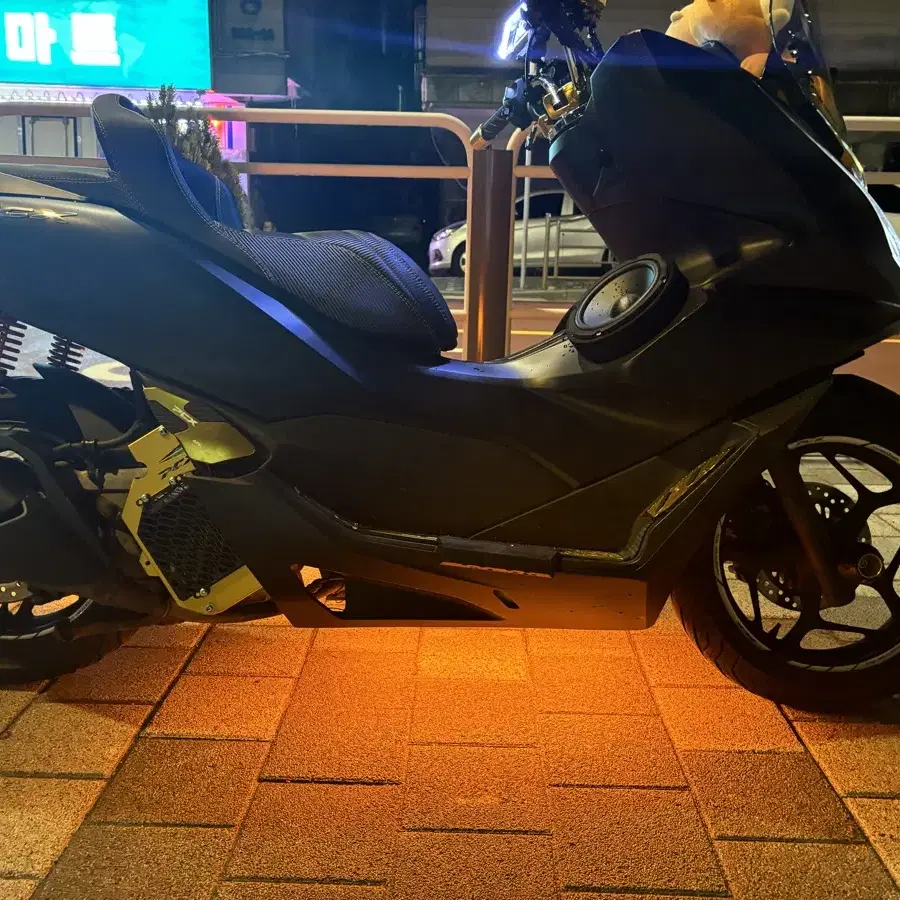 오토바이 pcx125 22년식 풀튜닝