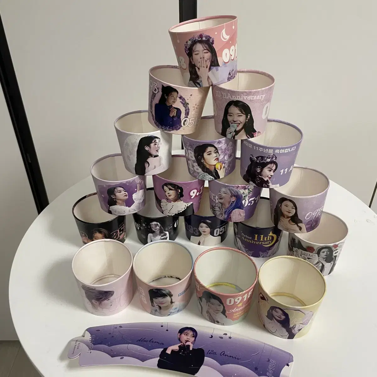 IU Birthday Cafe Debut Cafe Cup Holder Paper Cups in Bulk