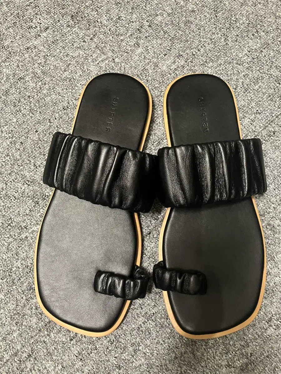 [ Shirter ] wrinkle leather slippers