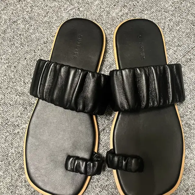 [ Shirter ] wrinkle leather slippers