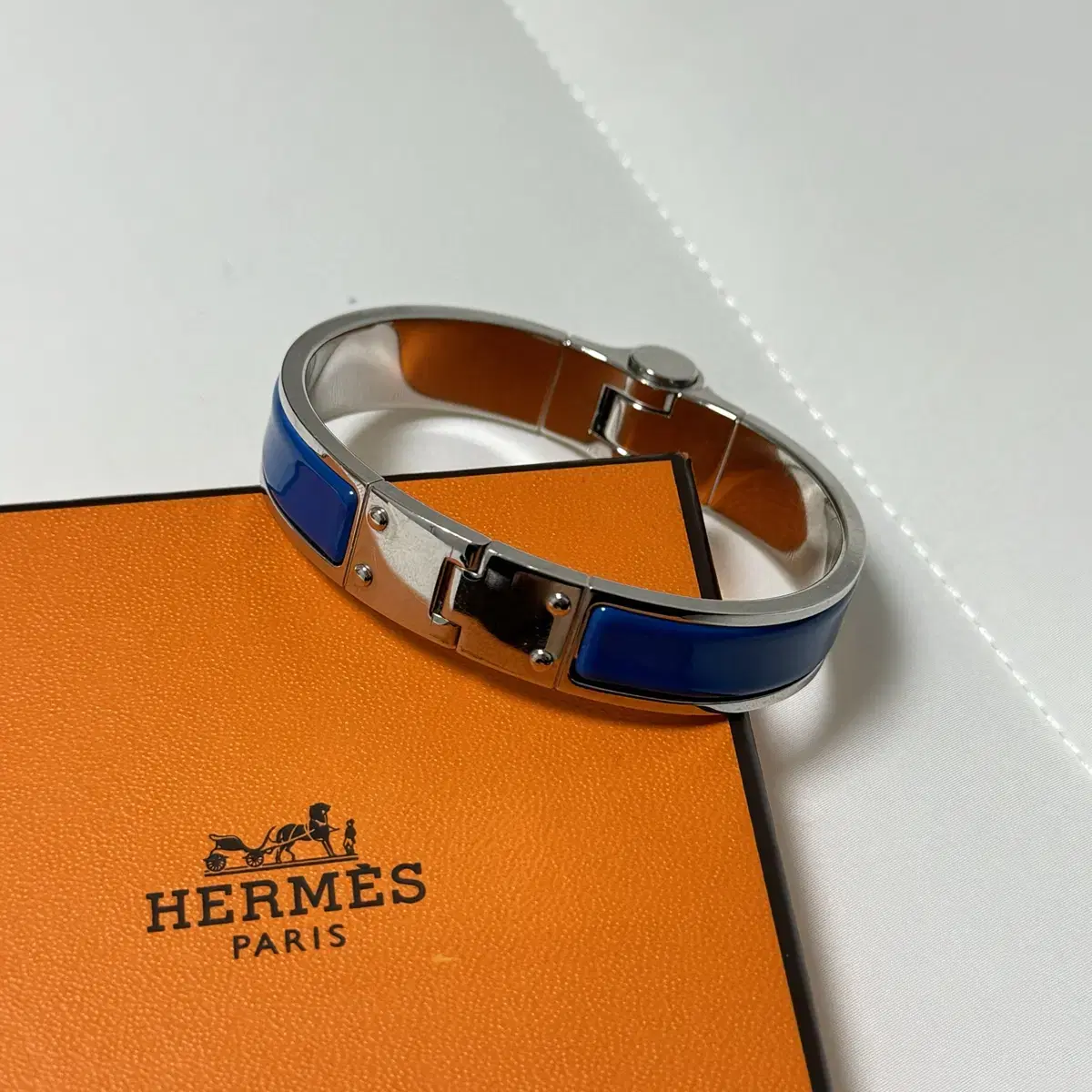 HERMES 에르메스 블루 에나멜 힌지 클릭아슈 브레이슬릿