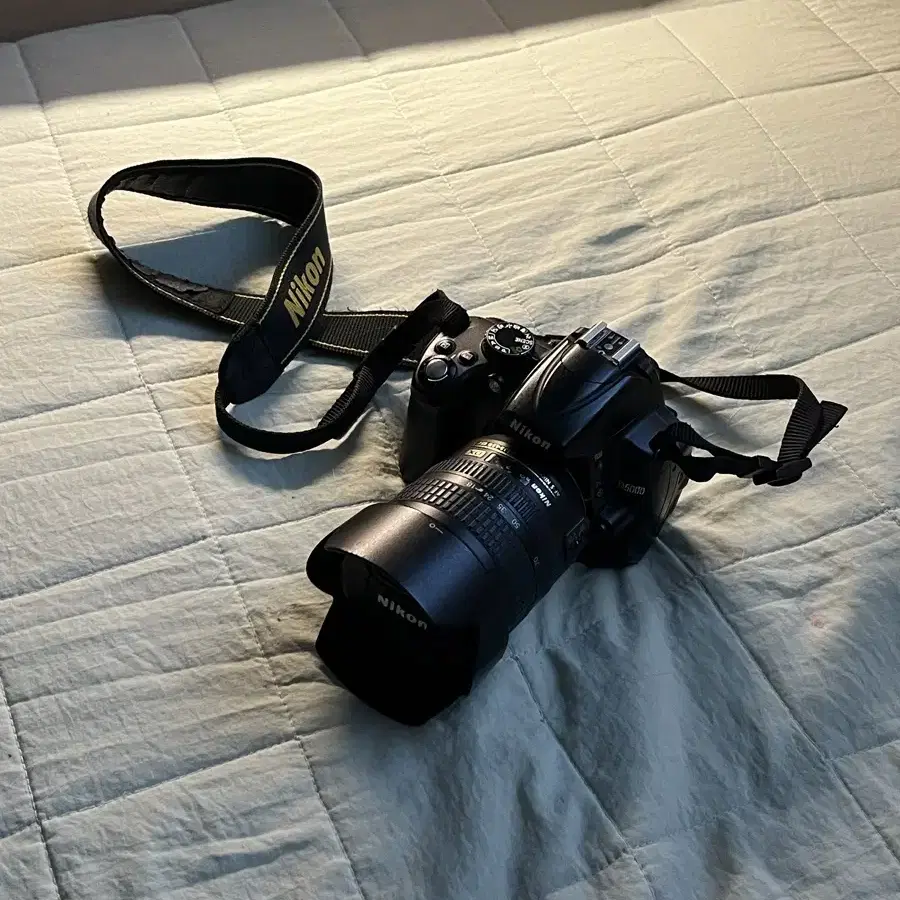 NIKON D5000