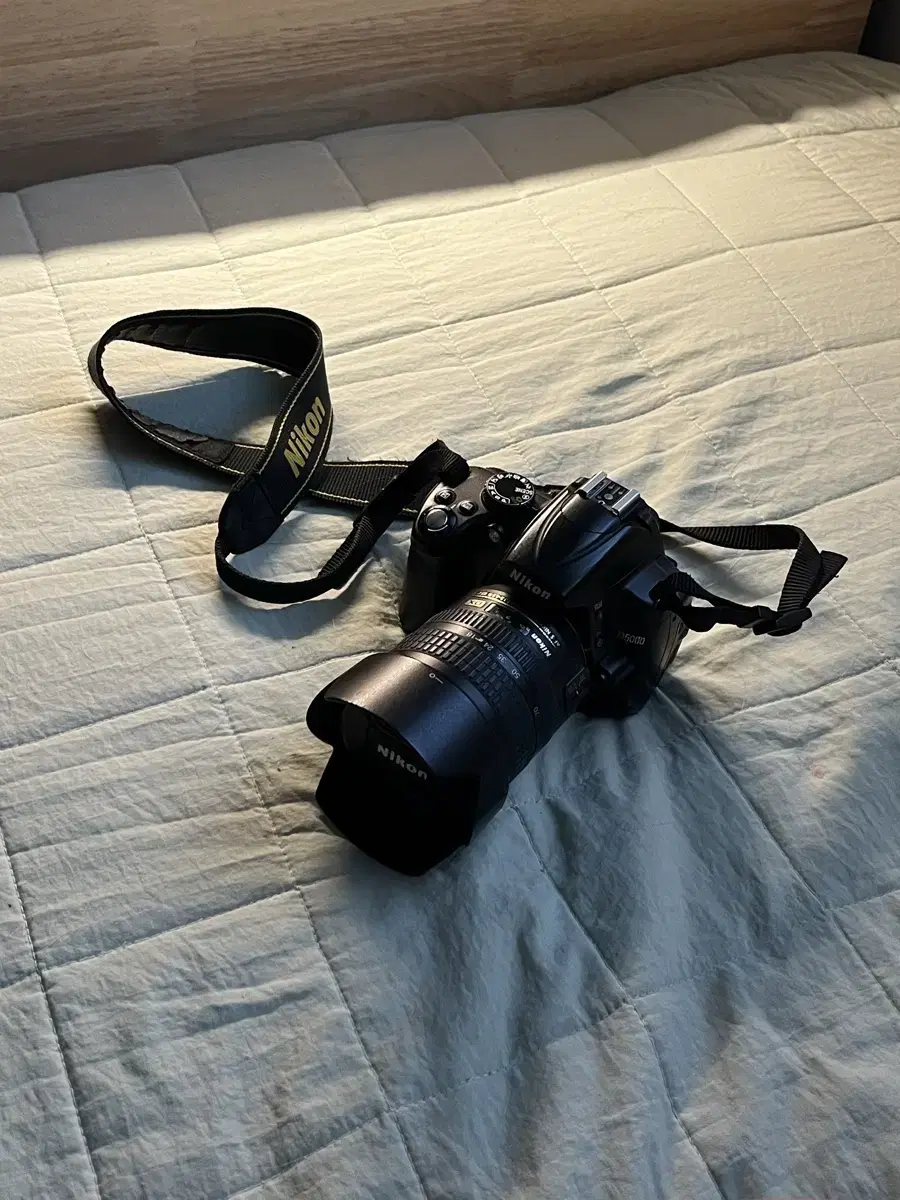 NIKON D5000