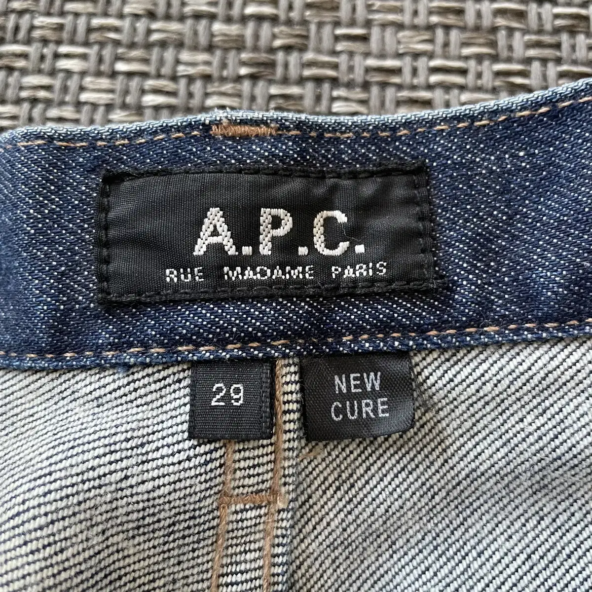 (29) A.P.C. 생지 데님 팬츠