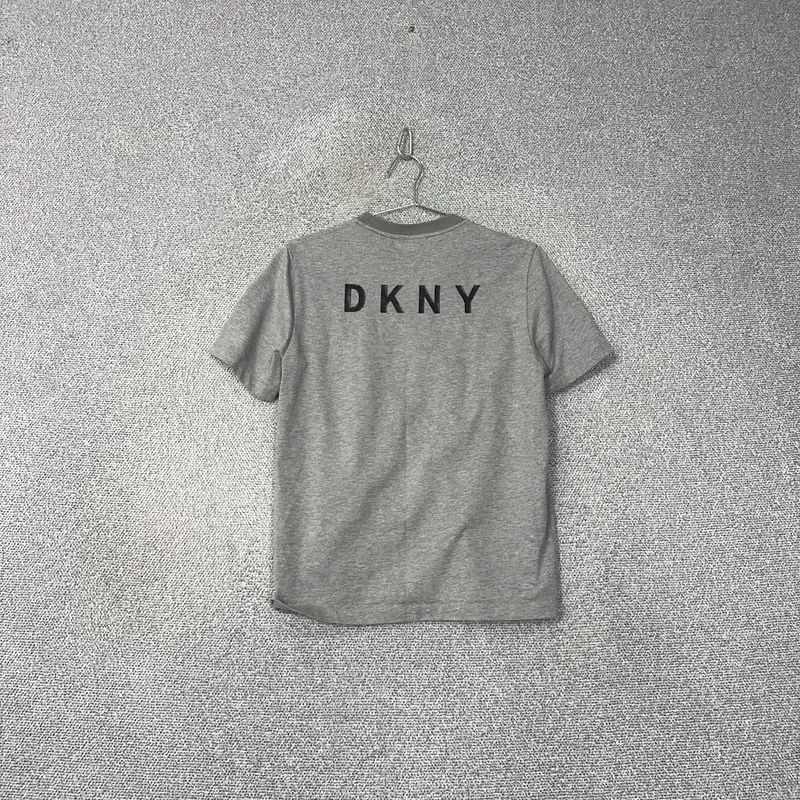 DKNY 백로고 코튼 캐주얼 반팔티 S