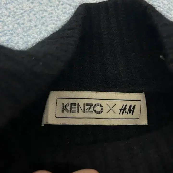 [ 정품/S ] KENZO X H&M 콜라보 반하이넥 자수 니트 티셔츠