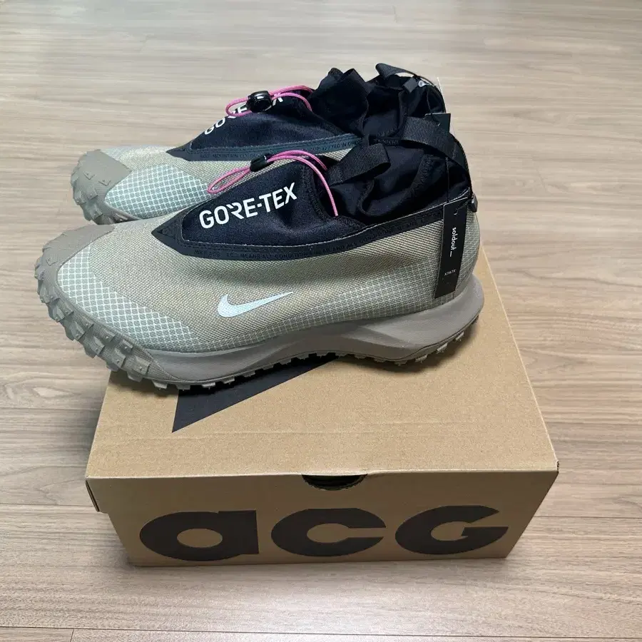 나이키 ACG 마운틴플라이 고어텍스 GTX 카키 290