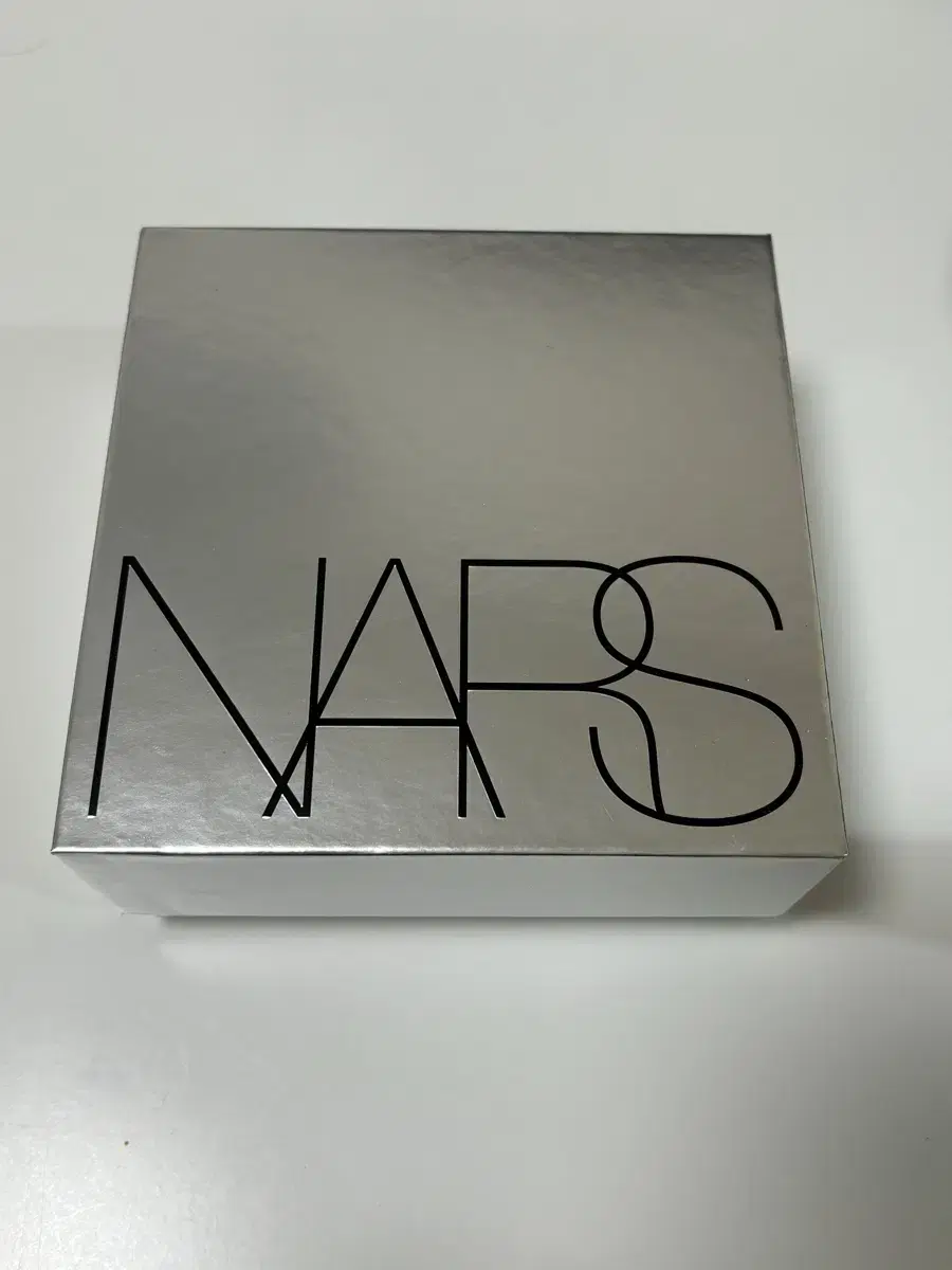 NARS 나스 실버 박스