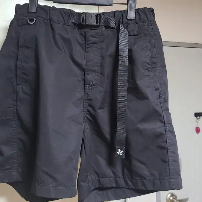 [라모랭] Side Split Nylon Shorts Black