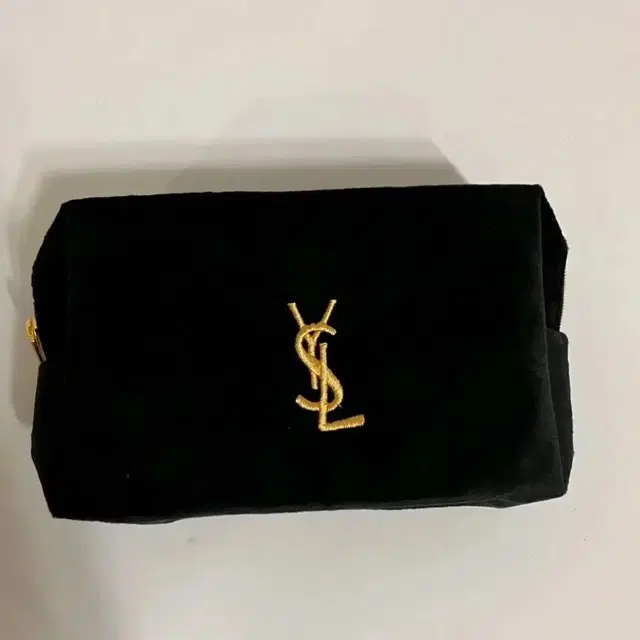 생로랑 YSL 벨벳파우치 새제품