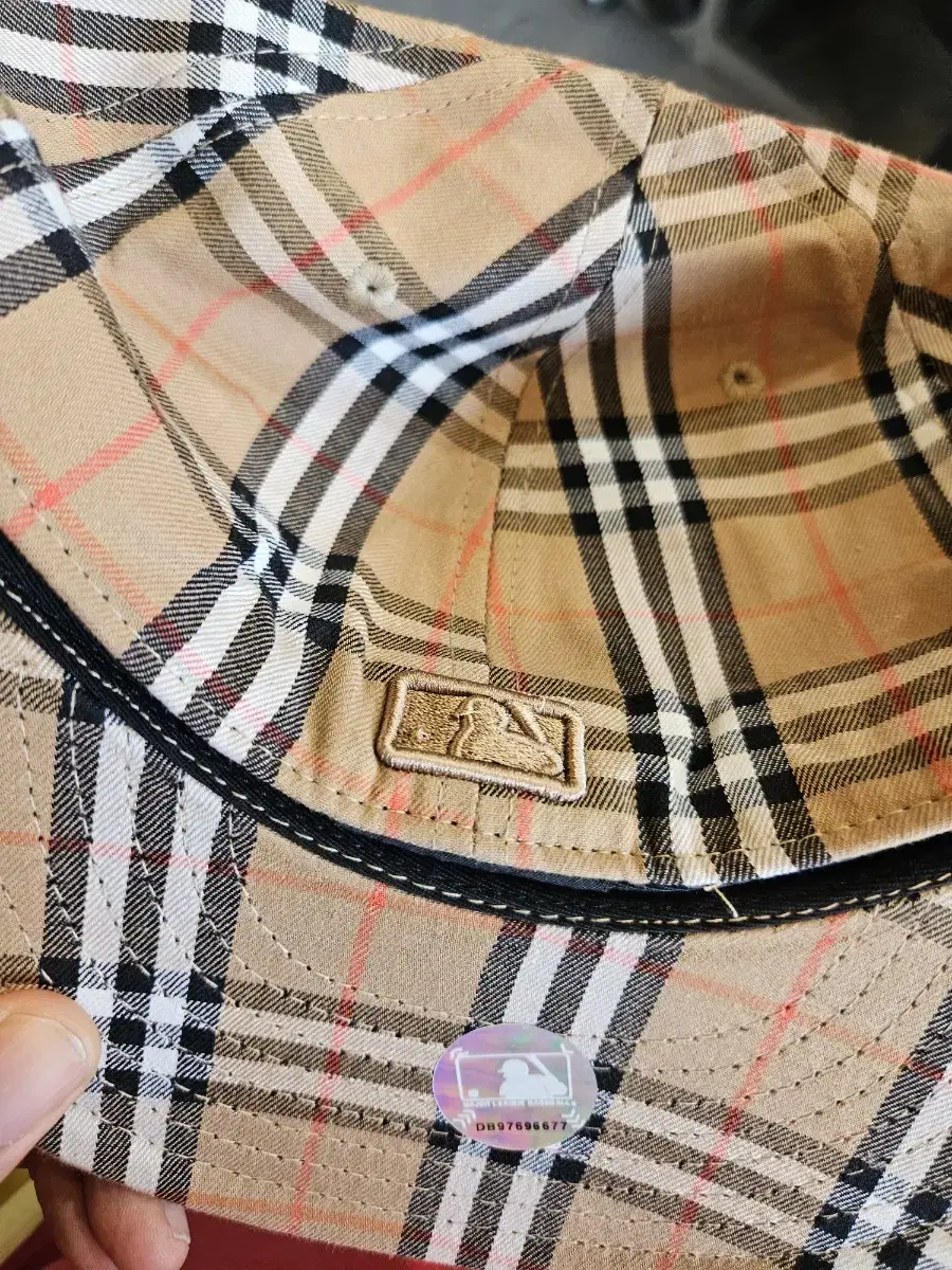 YSK Burberry Custom New Era