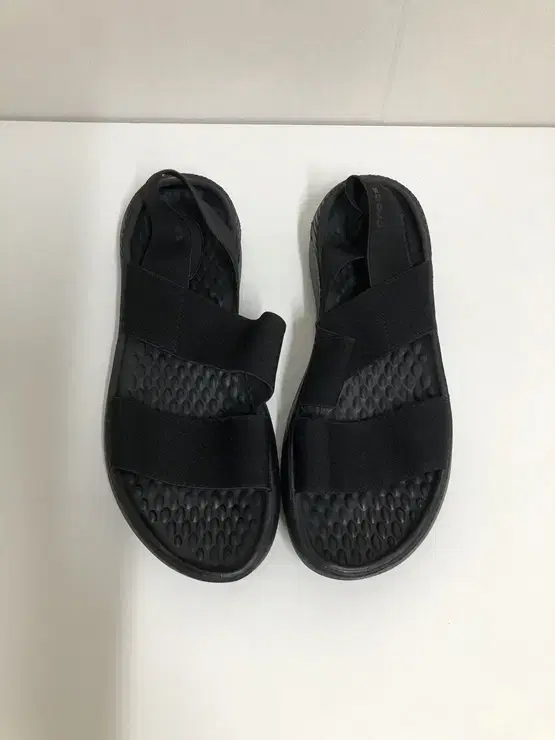 (Size 240) Crocs Genuine Light Ride All Black Sandals