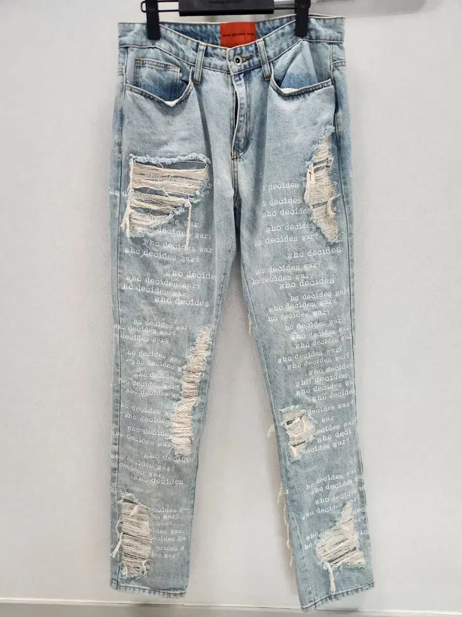 [32] FW22 hoodieSizer's first collection of denim pants.