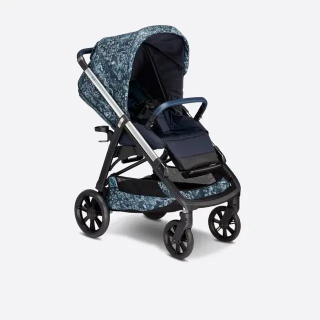 디올유모차 DIOR KINDERWAGEN