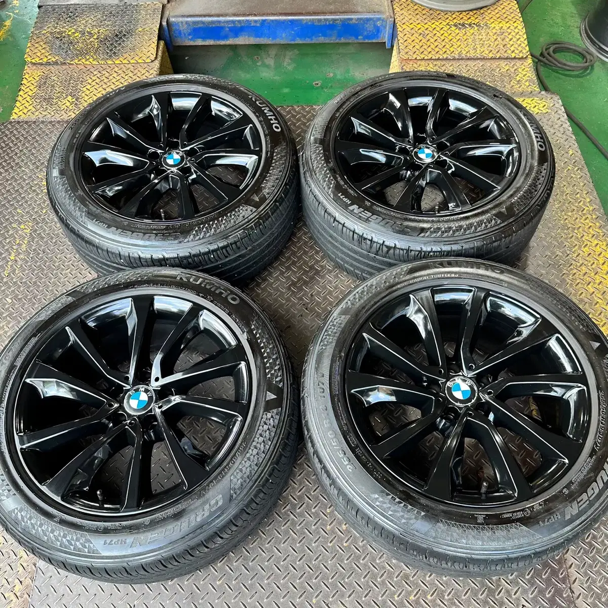 19인치 BMW F16 X6 유광블랙 순정휠타이어 1대분 90만원