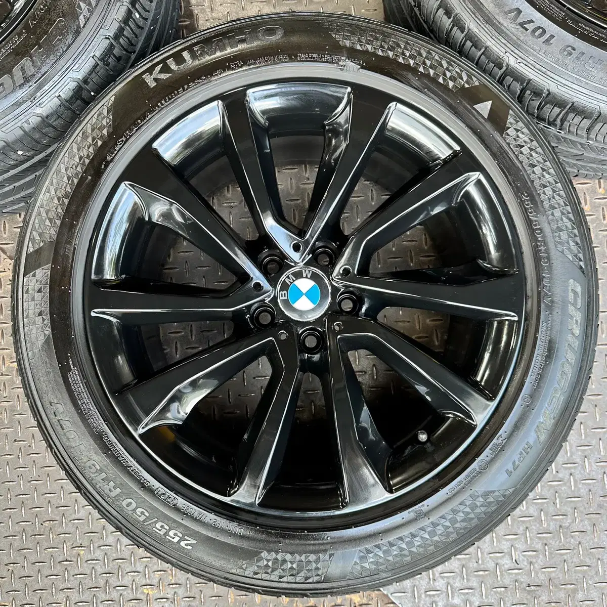 19인치 BMW F16 X6 유광블랙 순정휠타이어 1대분 90만원