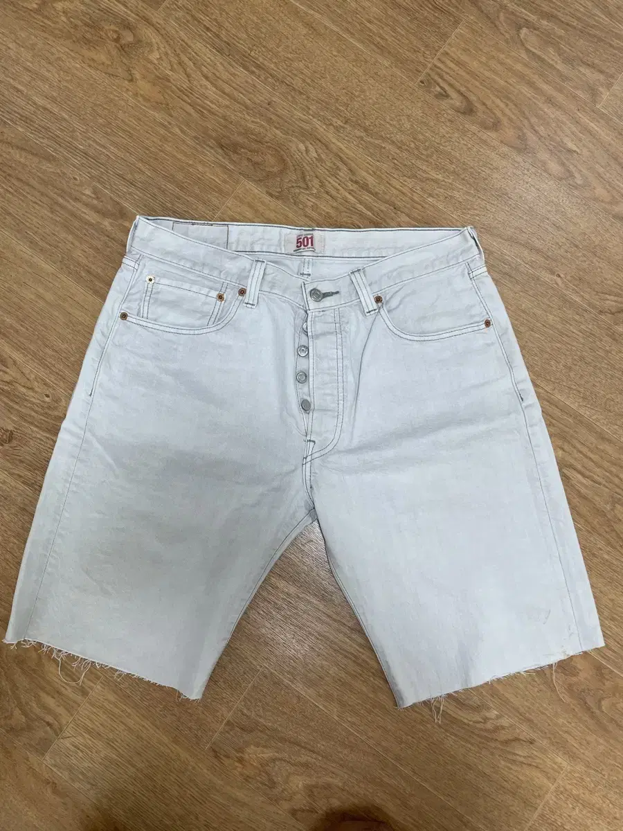 Levi's 501 shorts (34)