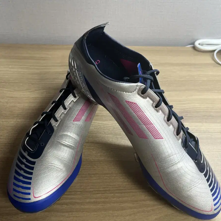 아디다스 f50 ghosted ucl