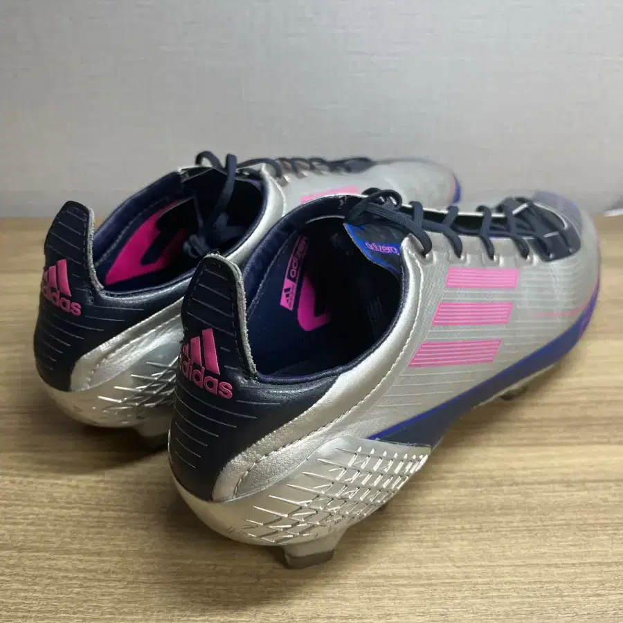 아디다스 f50 ghosted ucl