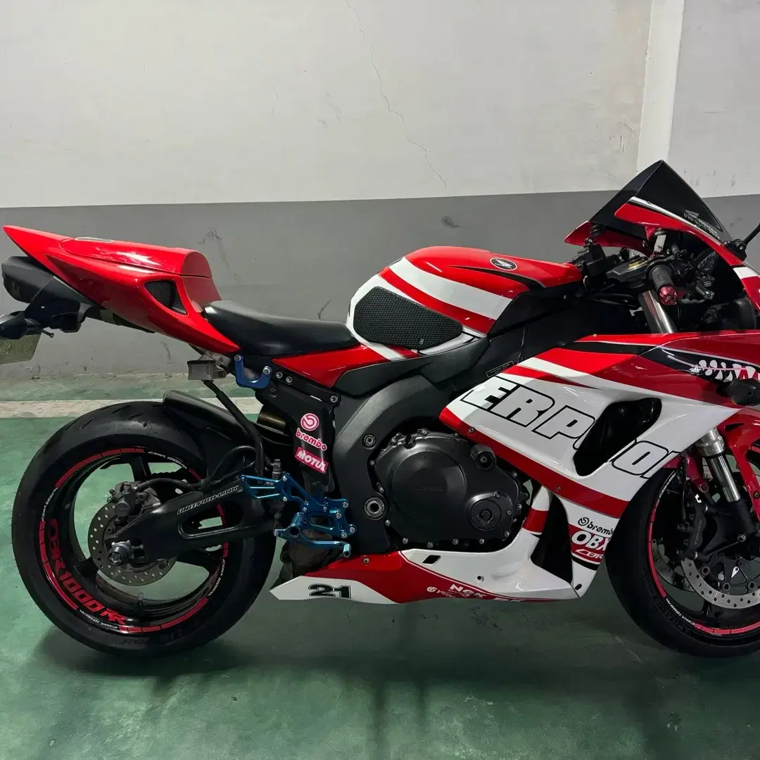 혼다 CBR 1000RR 07년식 팔아요