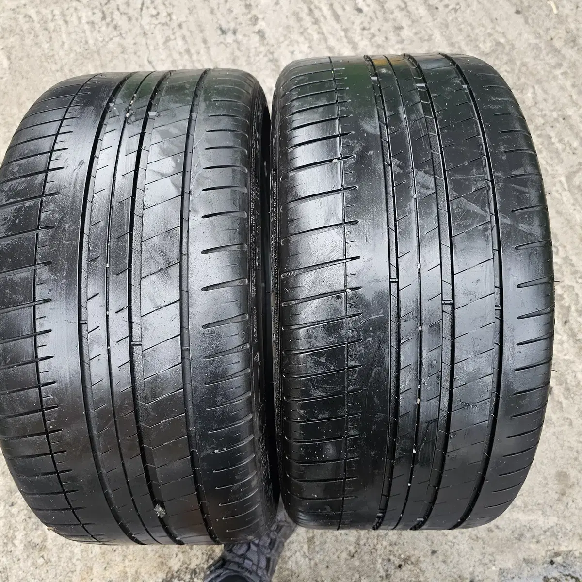 275/30R20  벤츠,  BMW  순정  런플랫타이어 2본