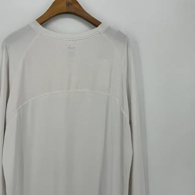 푸마 기능성 긴팔 티셔츠 (L size / WHITE)