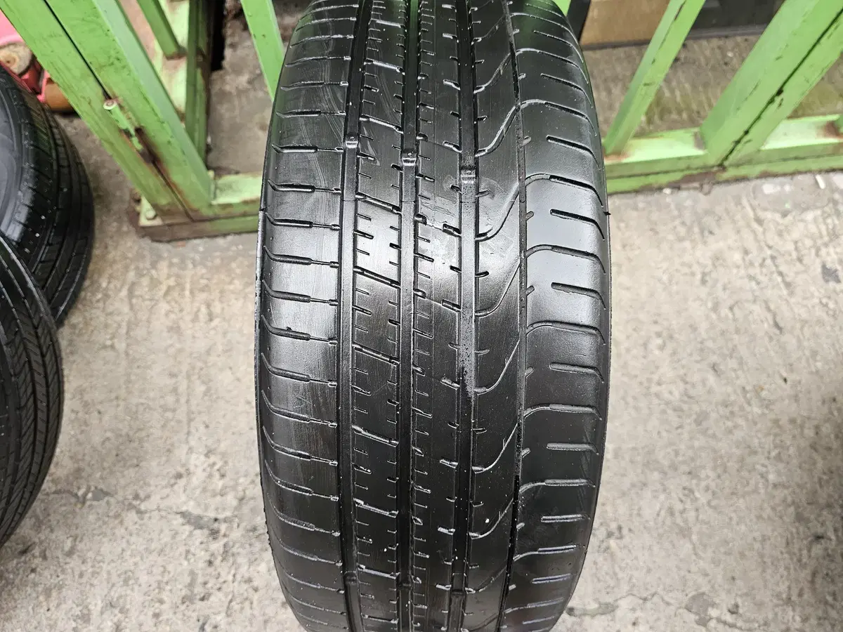 245/40R20  벤츠 순정  런플랫 타이어  1본