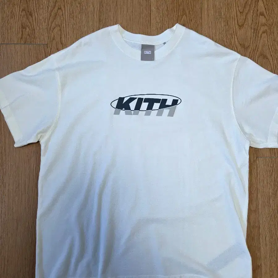 새상품 kith orbit vintage tee 판매합니다