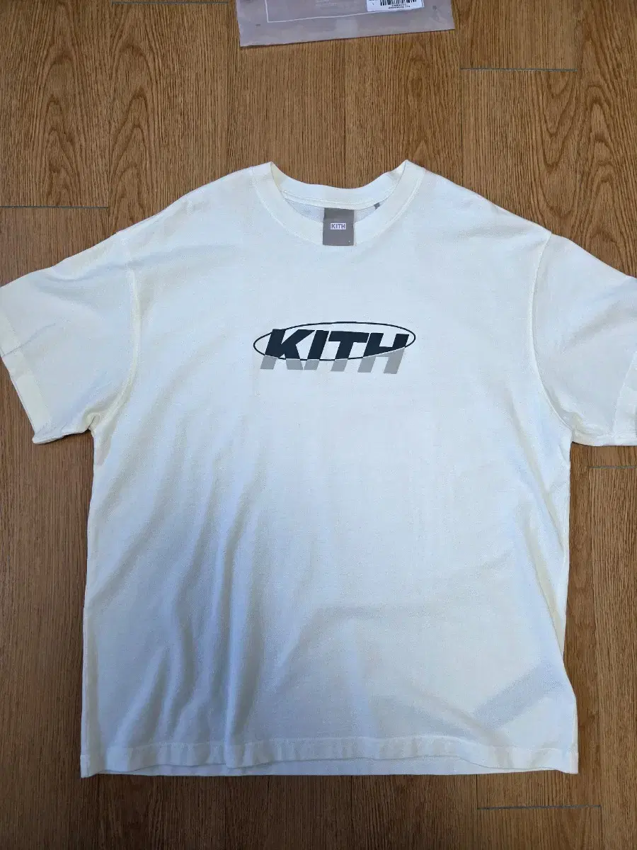 새상품 kith orbit vintage tee 판매합니다