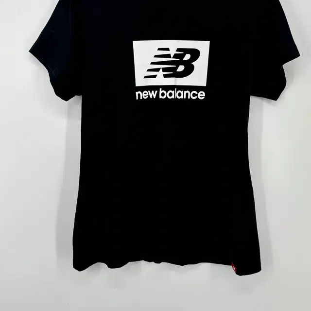 뉴발란스 프린팅 반팔 티셔츠 (L size / BLACK)