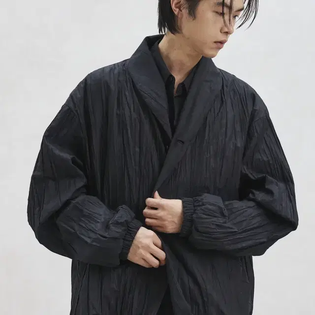 음양 Vertical pleated shawl collar jacket