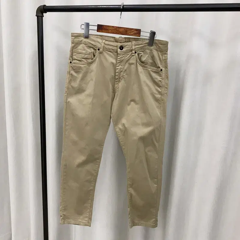 자라 ZARA 베이지 면바지 31인치 A05610