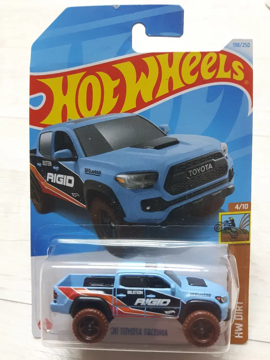 Hot Wheels Toyota 20 TOYOTA Tacoma Pickup Truck Die Cast sealed New